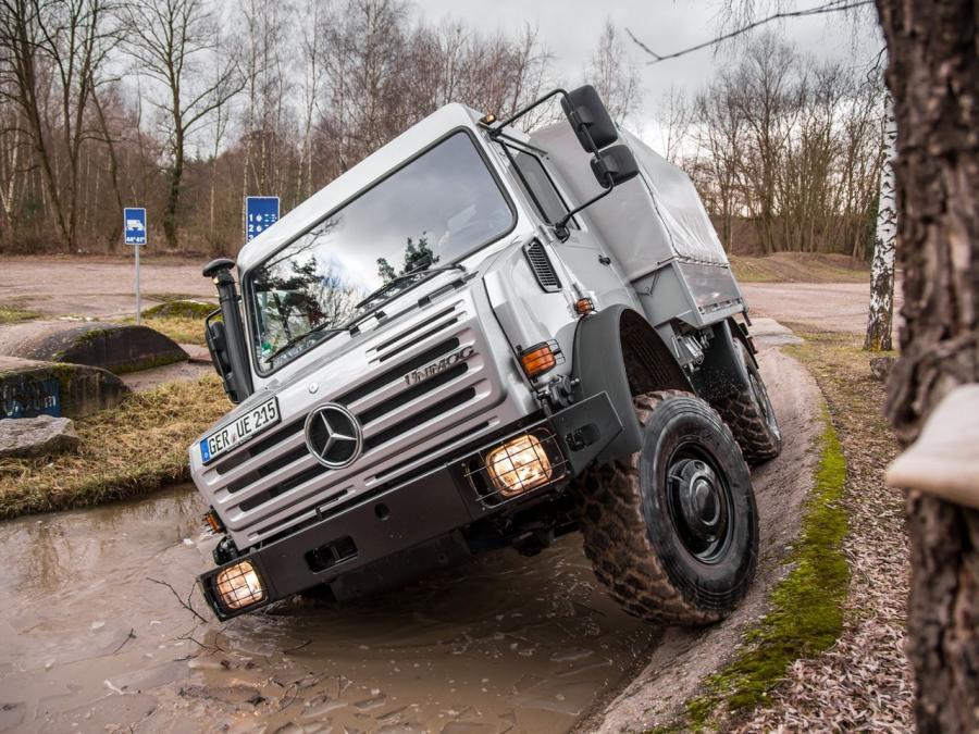  Mercedes-Benz Unimog U4000 2000 года  (фото 2 из 5)